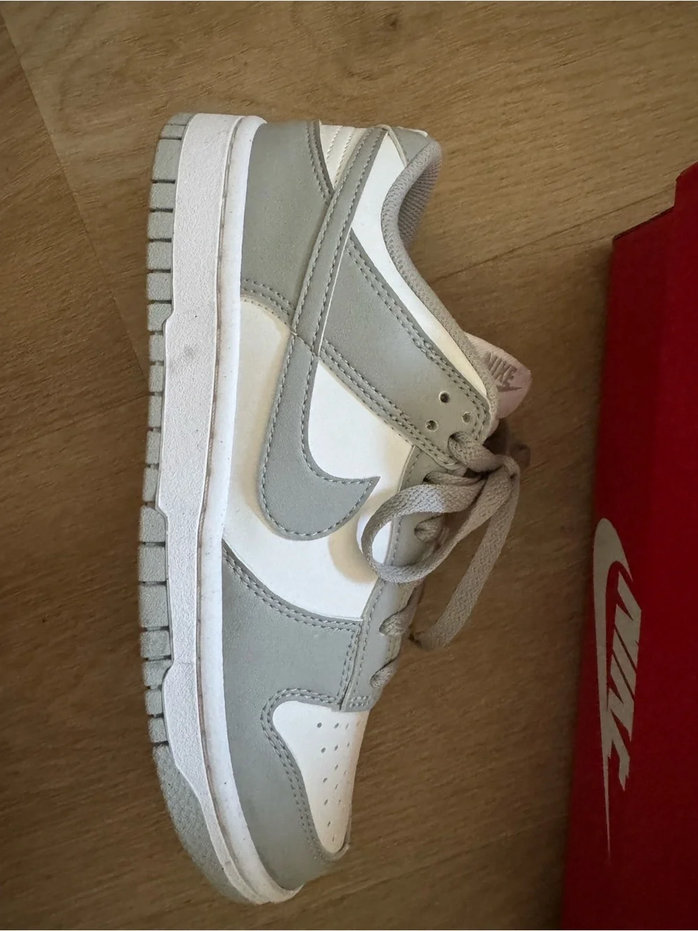 Nike Kids Low-Top Sneakers in White and Grey NWT